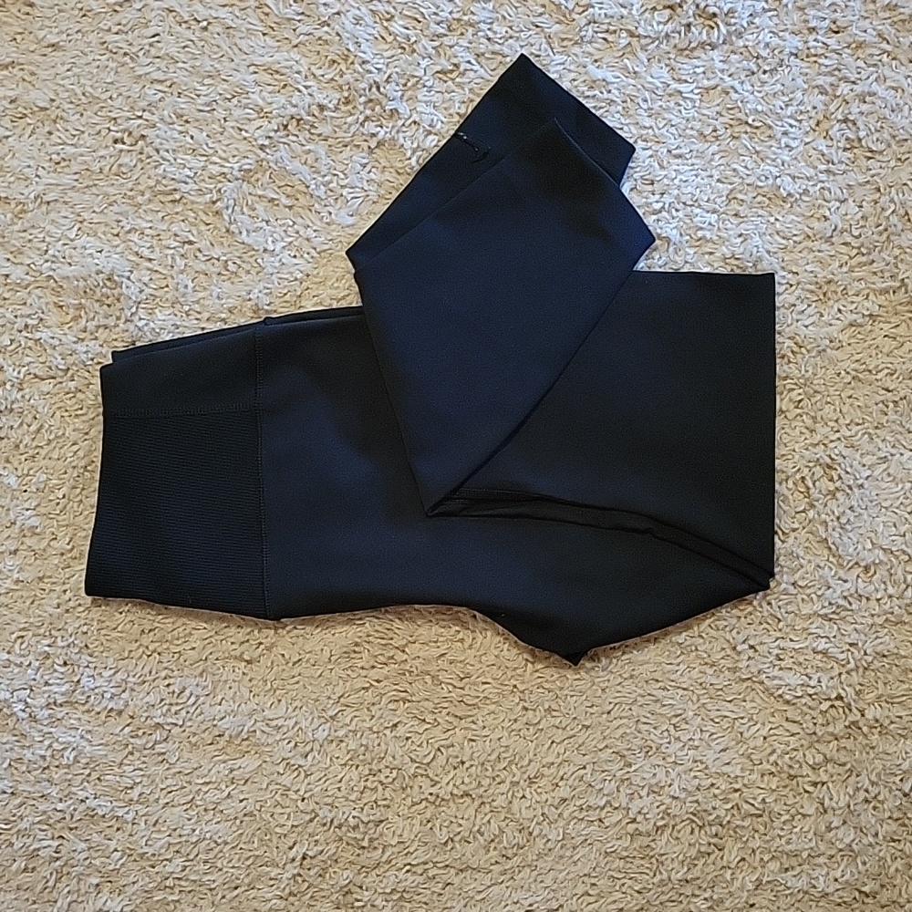 NWOT Black Nike Leggings. Size M